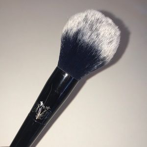 Kat Von D Powder Brush 20